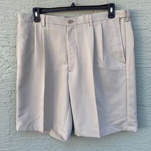 Haggar NWT Sz 40W Pleat Front Expandable Waist Short Khaki Tan Shorts UPF 50+